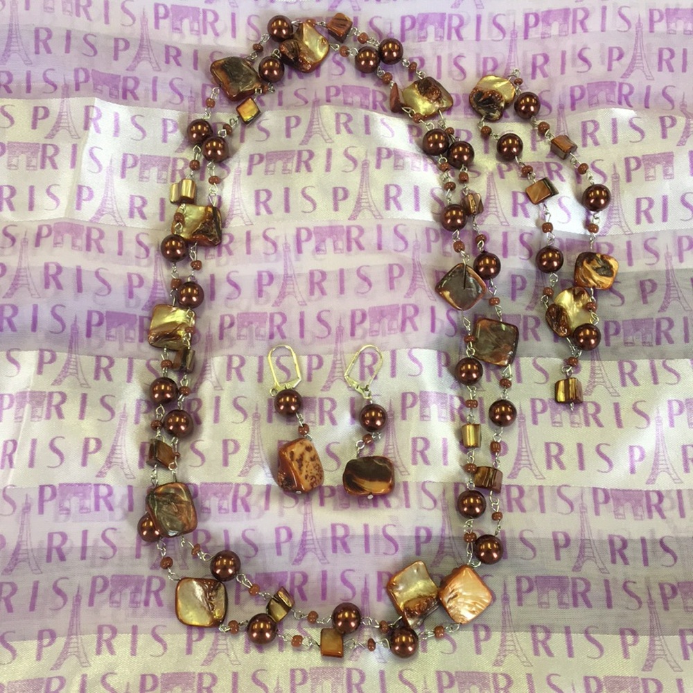 Cocoa iridescent necklace set